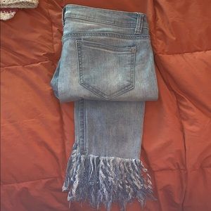 Fashion Nova fringed jeans 💞💫